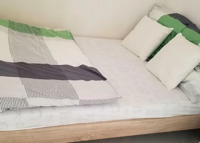 27 Apartments